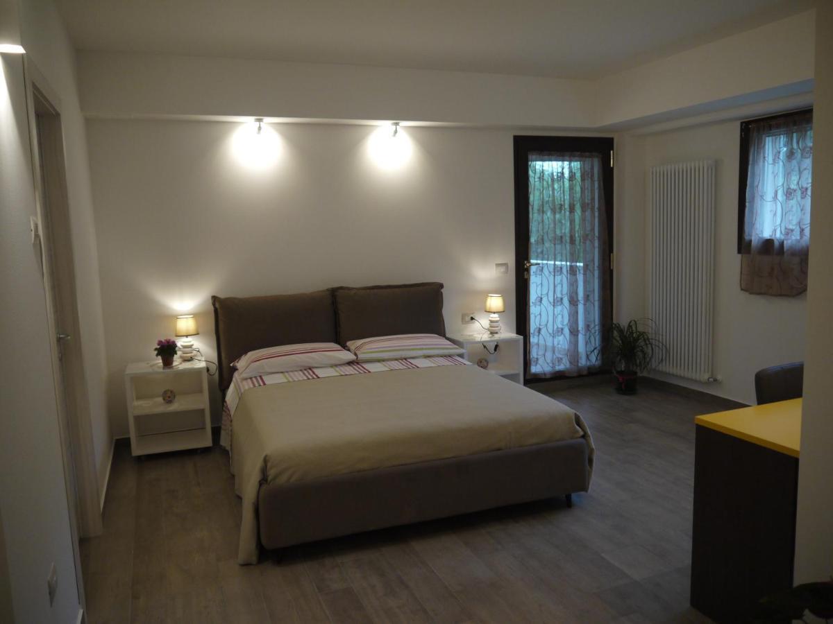 モンテフィオーレ・コンカ "Cara Pace" In Collina Per Famiglie Bed & Breakfast エクステリア 写真