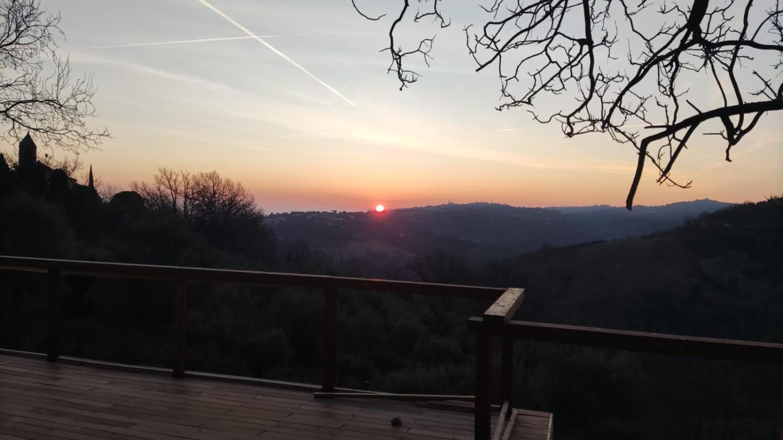 モンテフィオーレ・コンカ "Cara Pace" In Collina Per Famiglie Bed & Breakfast エクステリア 写真
